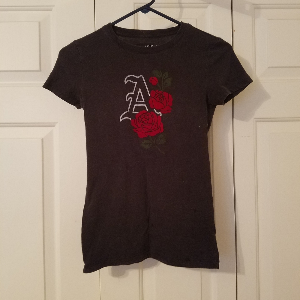 Black t-shirt